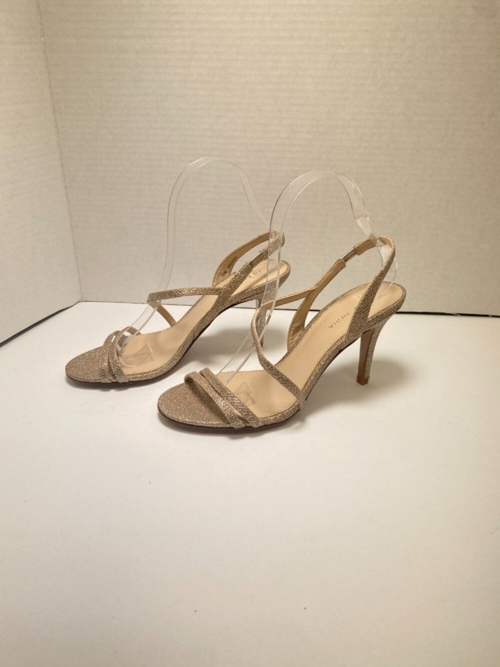 Pelle Moda Women's Rooni Glitter Slingback Strap Heel Sandal Sz 7.5